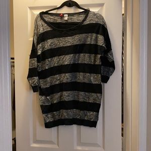 3/4 sleeve black and gray striped sweater